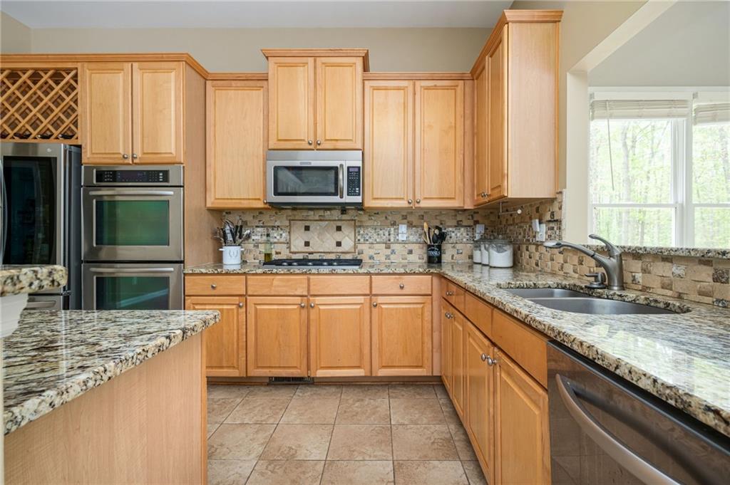 1050 Longpointe Pass Alpharetta, GA 30005 - Photo 17 of 48