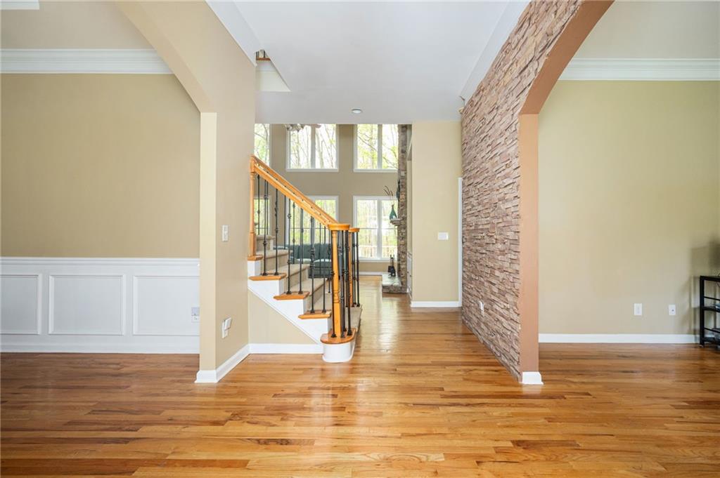 1050 Longpointe Pass Alpharetta, GA 30005 - Photo 5 of 48