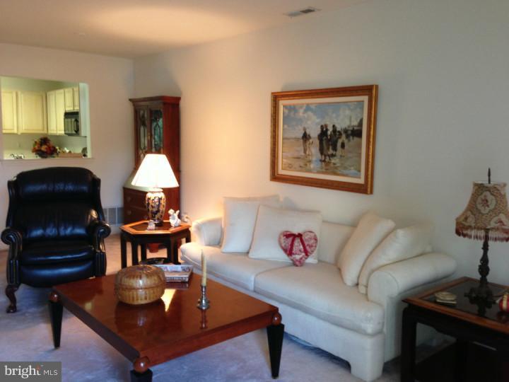 719 Rutland Court Sewell, NJ 08080 - Photo 8 of 25 Living Room