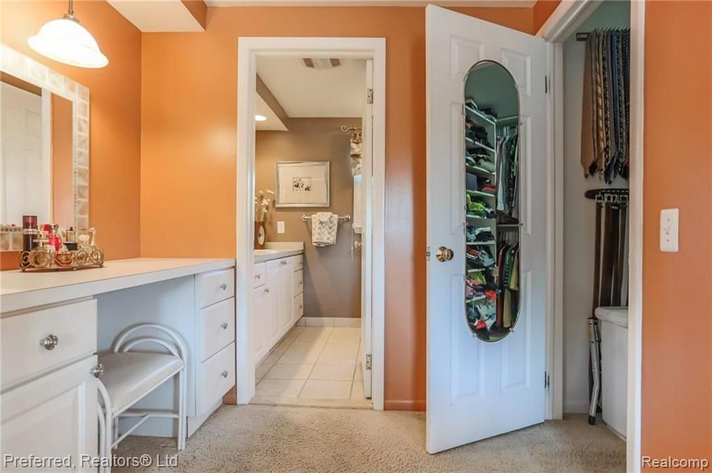36133 Johnstown Road Farmington Hills, MI 48335 - Photo 28 of 49