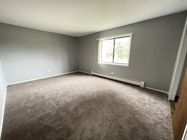 $1,600 | 535 Brookside Drive, Unit F, Westmont, IL 60559