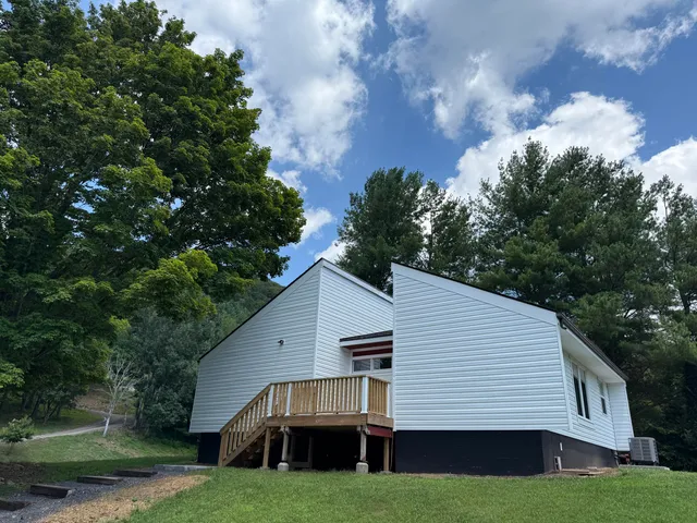 $299,500 | 136 Freedom Lane, Newport, VA 24128