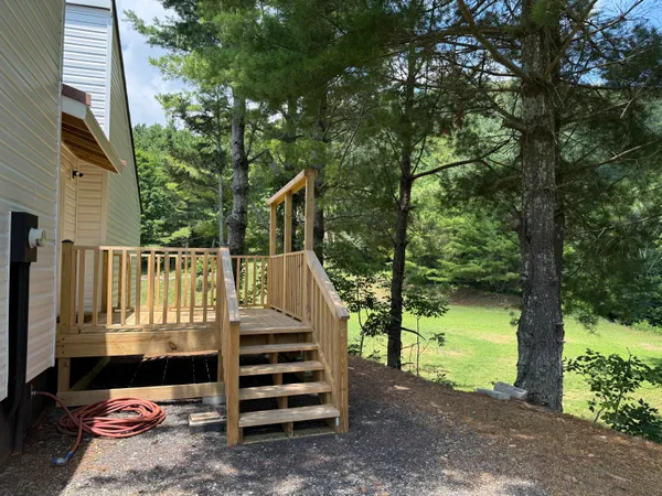 $288,500 | 136 Freedom Lane, Newport, VA 24128
