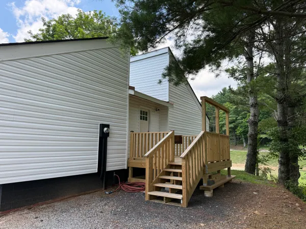 $288,500 | 136 Freedom Lane, Newport, VA 24128