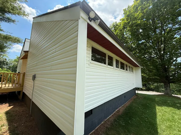 $288,500 | 136 Freedom Lane, Newport, VA 24128