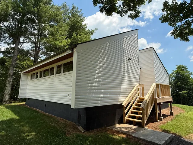 $299,500 | 136 Freedom Lane, Newport, VA 24128