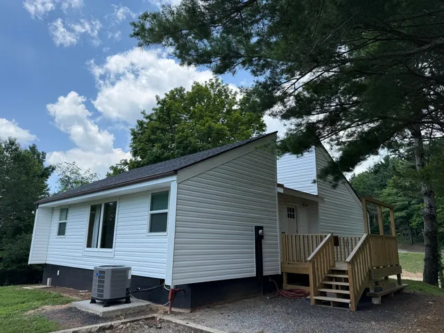 $299,500 | 136 Freedom Lane, Newport, VA 24128