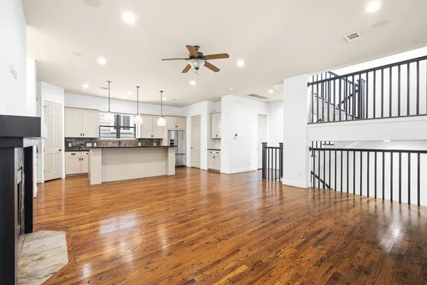 $2,975 | 1605 West 14th Street, Houston, TX 77008