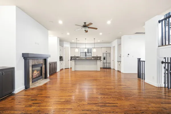 $2,975 | 1605 West 14th Street, Houston, TX 77008