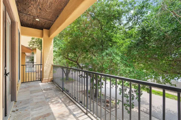 $2,975 | 1605 West 14th Street, Houston, TX 77008