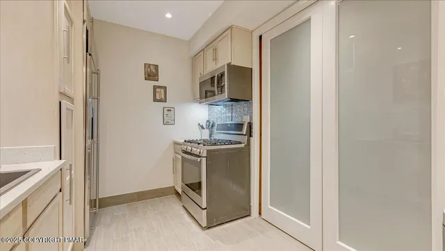 $719,000 | 386 Shawnee Valley Drive, East Stroudsburg, PA 18302