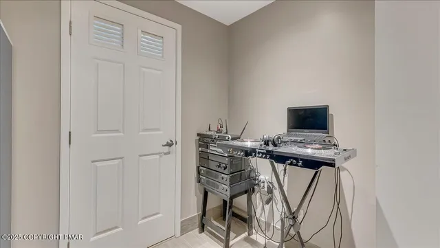 $719,000 | 386 Shawnee Valley Drive, East Stroudsburg, PA 18302