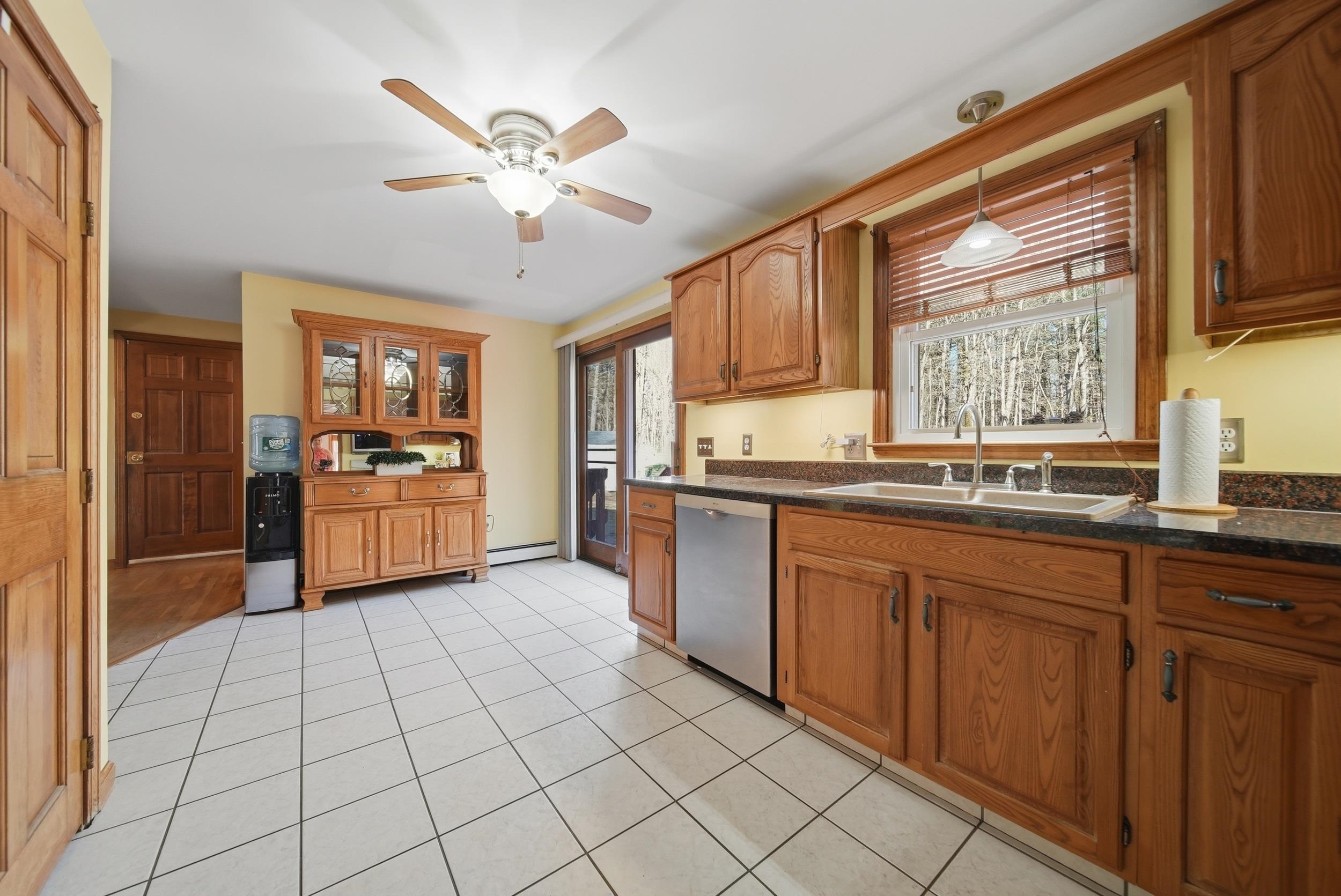 27 Winslow Farm Road Hudson, NH 03051 - Photo 12 of 49