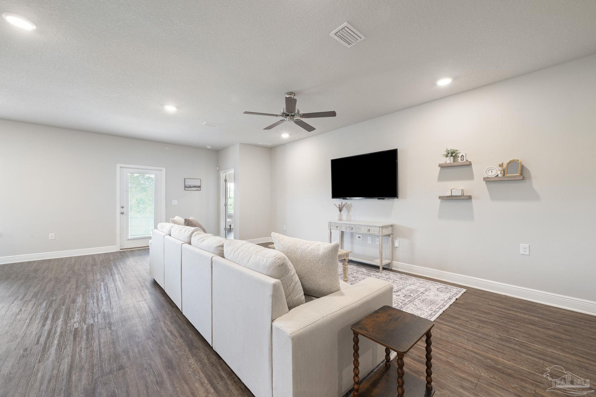 7708 Burnside Loop Pensacola, FL 32526 - Photo 6 of 42