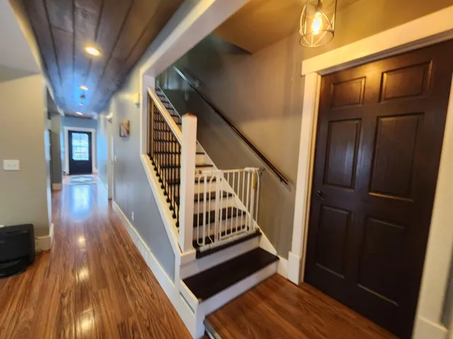 $194,900 | 408 Main Street West, Pipestone, MN 56164