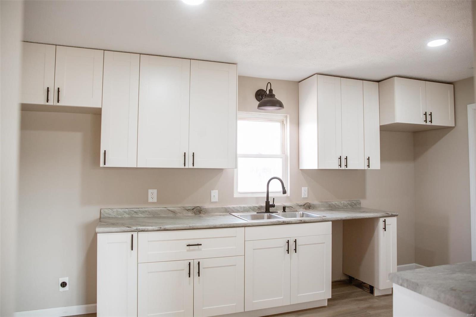 6423 Quail Run Road Salem, IL 62881 - Photo 8 of 33