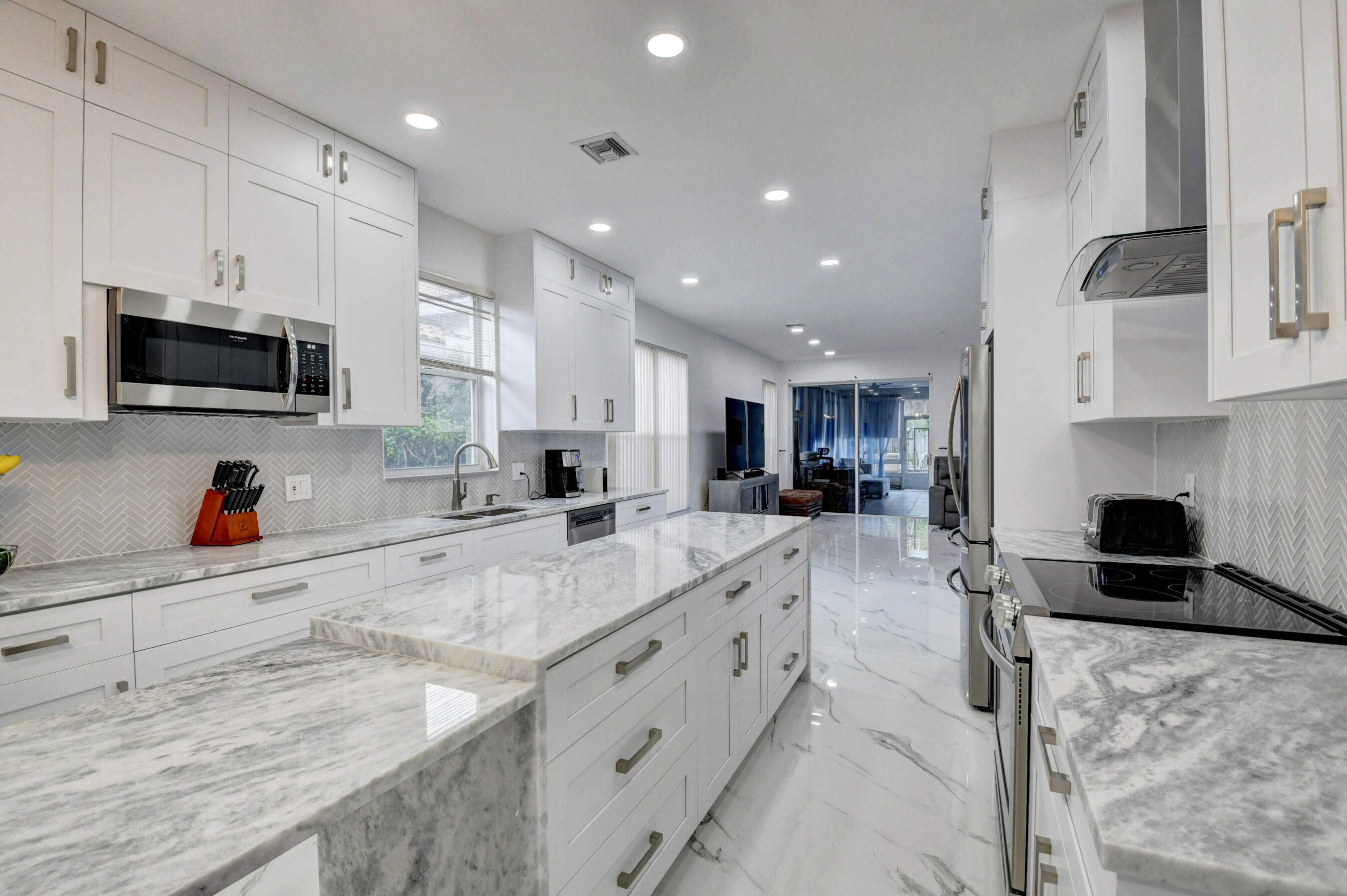 6661 Northwest 24th Terrace Boca Raton, FL 33496 - Photo 9 of 51 12_dsc_9616_17_18_19_20