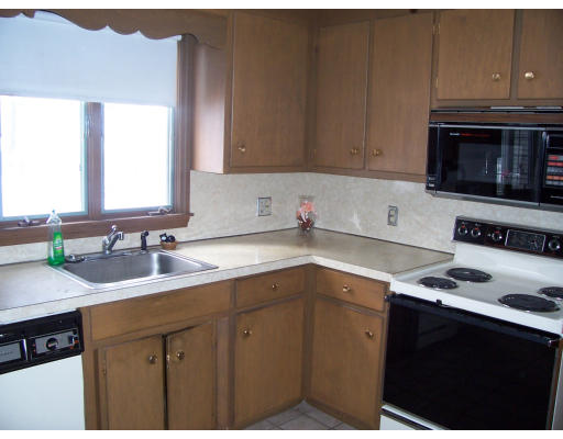 850 Frank Smith Road Longmeadow, MA 01106 - Photo 11 of 21 Gallery Image 11