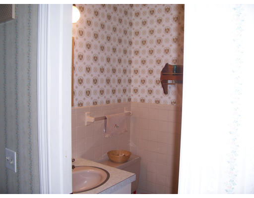 850 Frank Smith Road Longmeadow, MA 01106 - Photo 18 of 21 Gallery Image 18