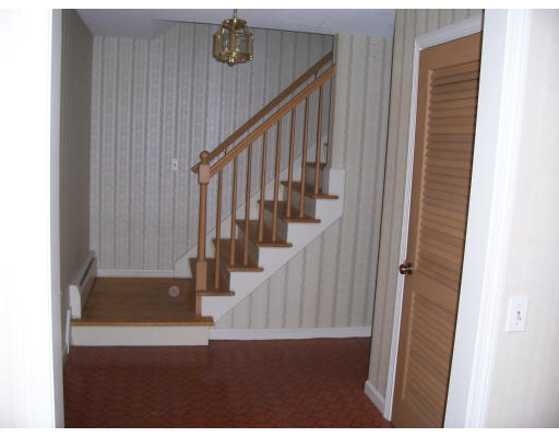 850 Frank Smith Road Longmeadow, MA 01106 - Photo 3 of 21 Gallery Image 3