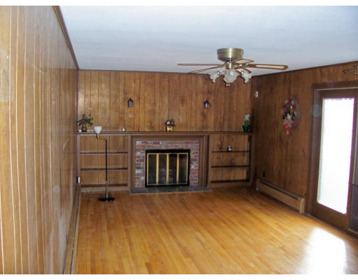 850 Frank Smith Road Longmeadow, MA 01106 - Photo 6 of 21 Gallery Image 6