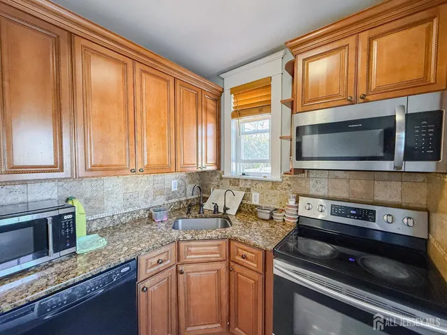 $3,500 | 400 Stockton Street, Hightstown, NJ 08520