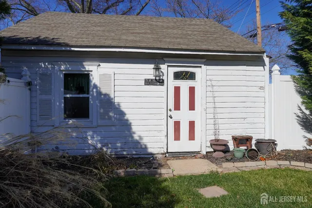 $3,500 | 400 Stockton Street, Hightstown, NJ 08520