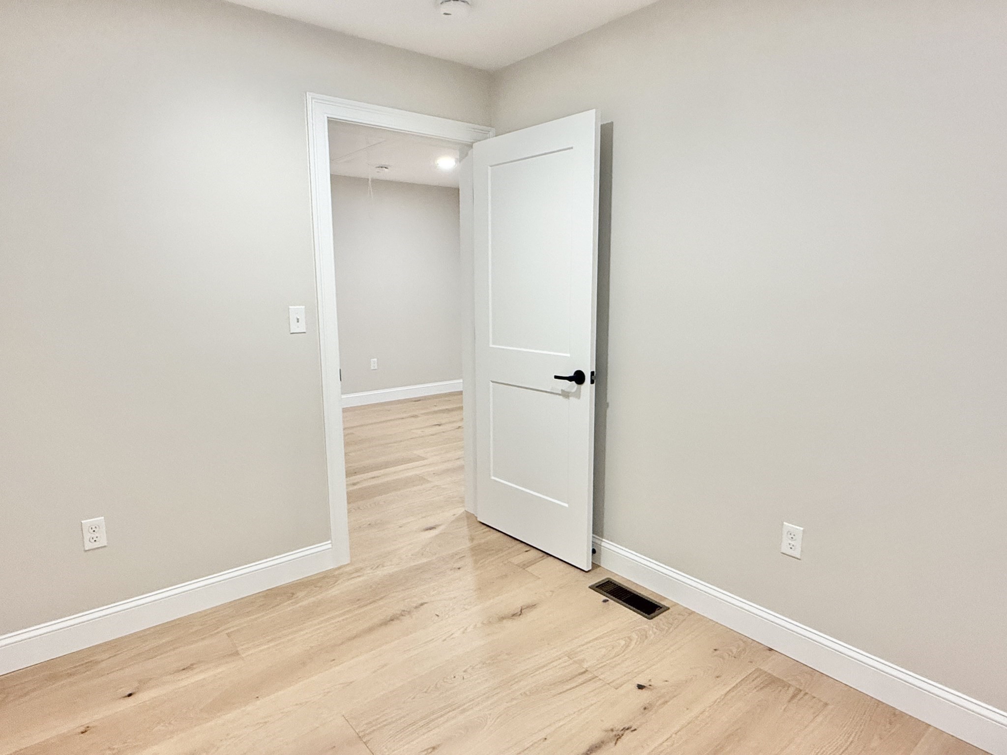 33 Tyng Road Tyngsborough, MA 01879 - Photo 31 of 41 Gallery Image 31