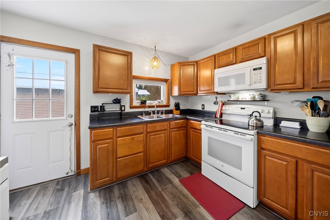 214 Baldwin Road Volney, NY 13069 - Photo 5 of 31