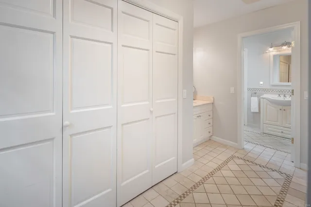 $2,595,000 | 1038 West Road, New Canaan, CT 06840