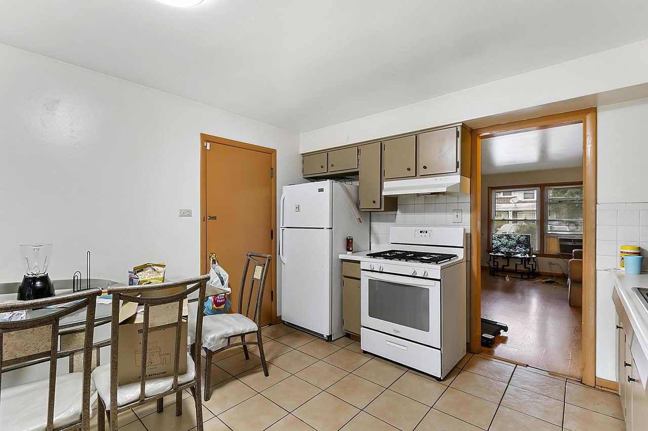 14526 Cottage Grove Avenue Dolton, IL 60419 - Photo 6 of 17