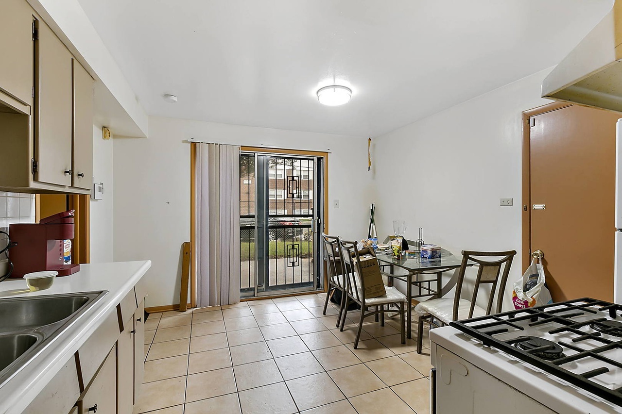 14526 Cottage Grove Avenue Dolton, IL 60419 - Photo 7 of 17