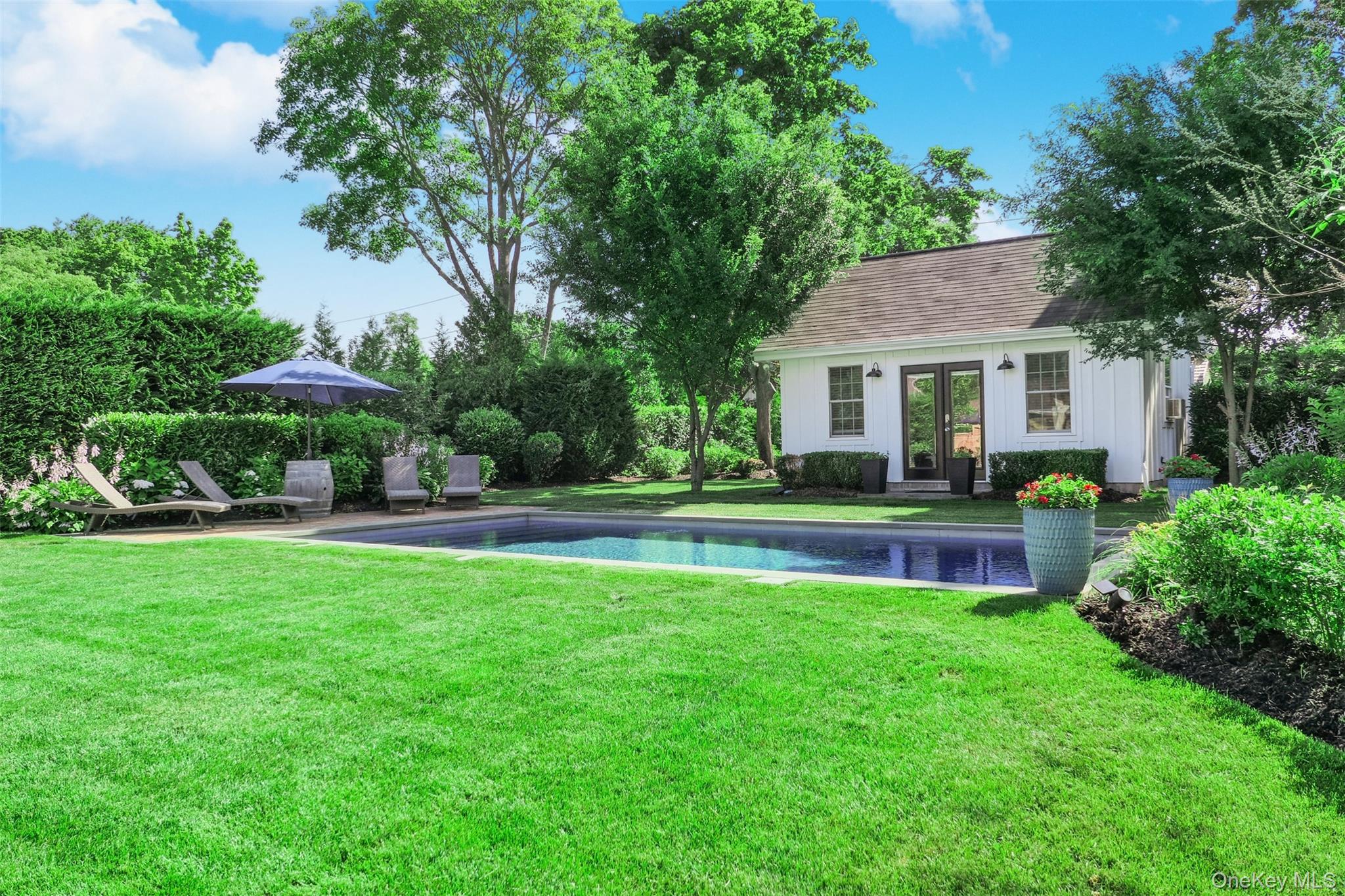 7 Country Club Road Bellport, NY 11713 - Photo 4 of 45