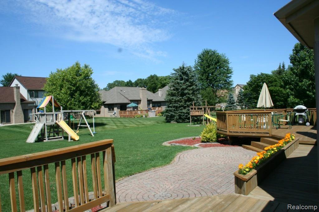 45204 Glengarry Road Canton, MI 48188 - Photo 4 of 40