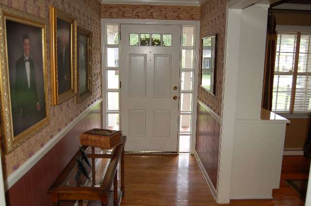 205 Rollingreen Road Greenville, SC 29615 - Photo 8 of 9 Gallery Image 8