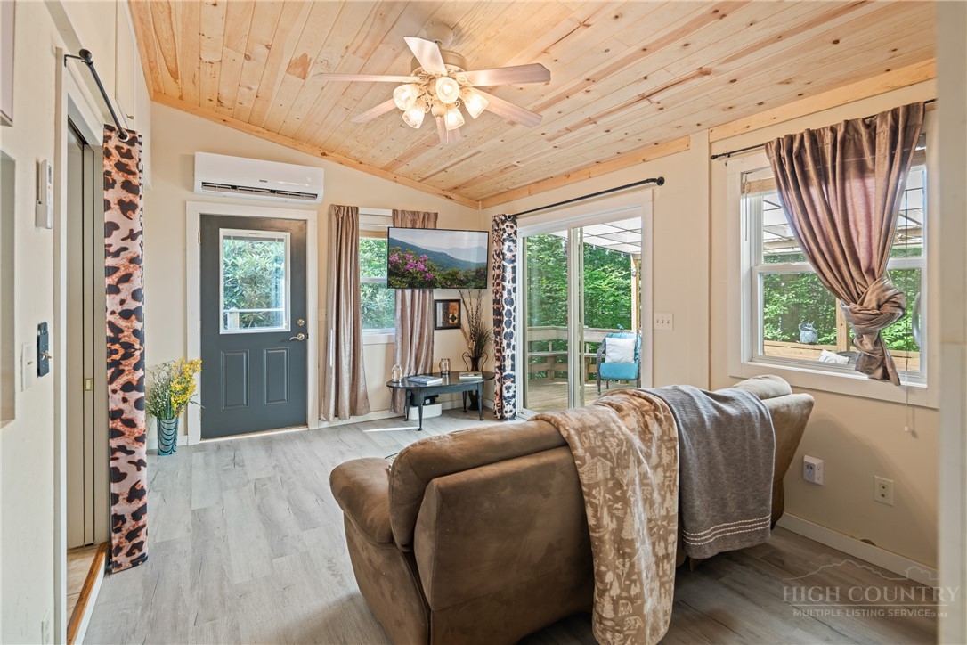 458 Windridge Road Newland, NC 28657 - Photo 10 of 30