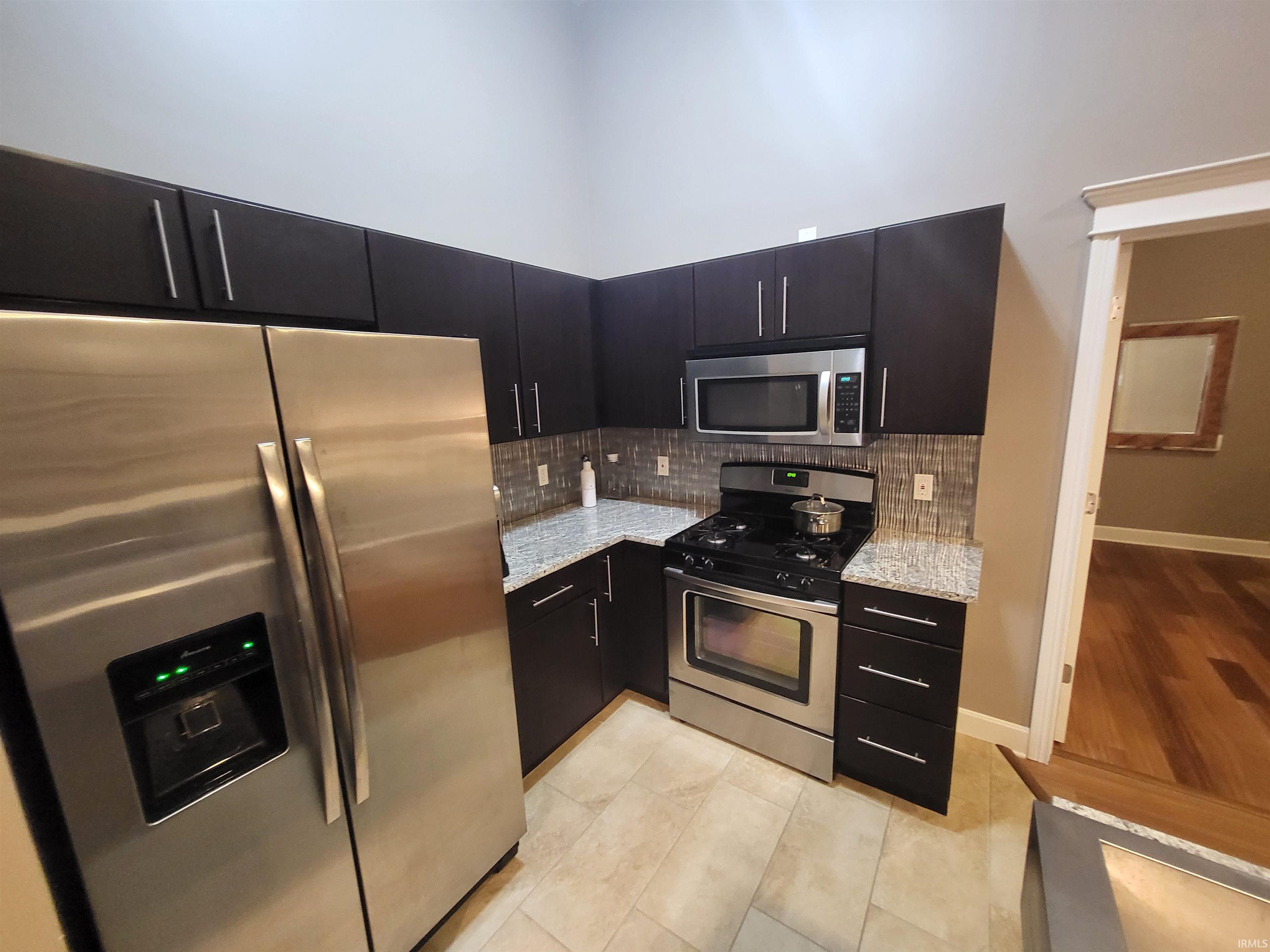 300 Main Street, Unit 1D2 Evansville, IN 47708 - Photo 10 of 17
