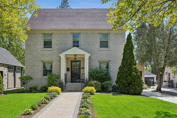 $899,000 | 223 Southcote Road, Riverside, IL 60546