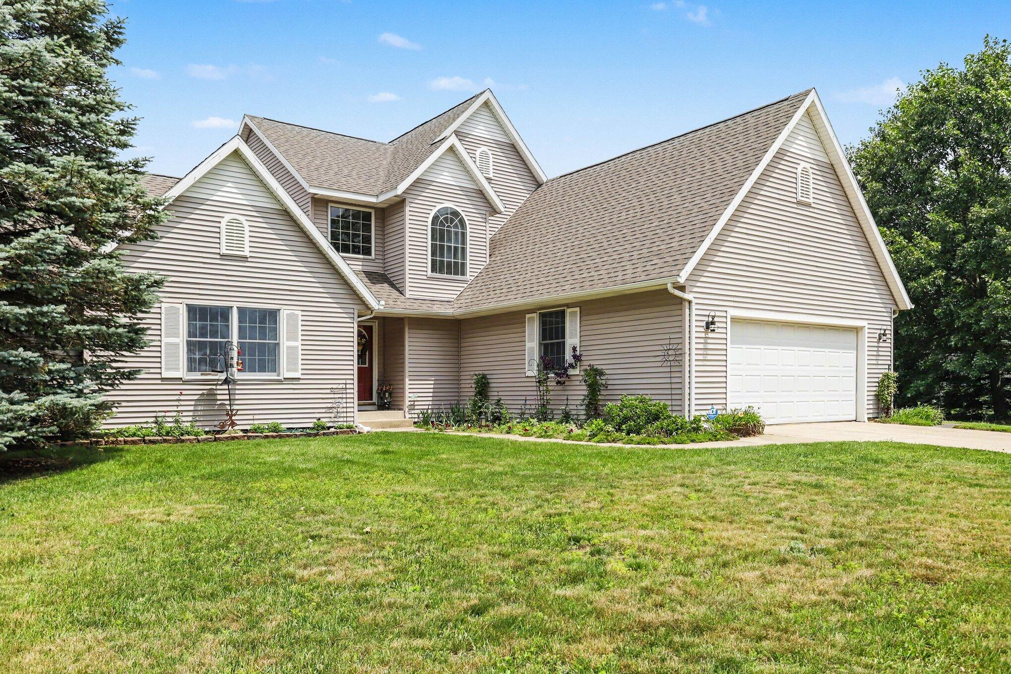 17704 Moorepark Road Three Rivers, MI 49093 - Photo 3 of 32 004_file_5739