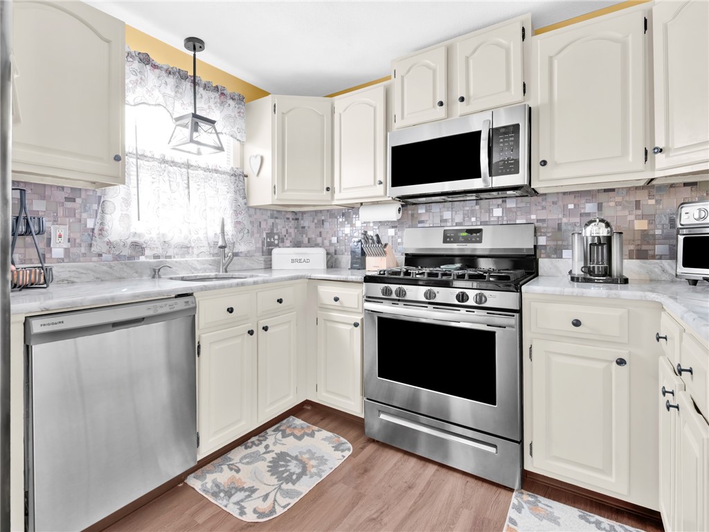 1175 Diamond Hill Road, Unit 305 Woonsocket, RI 02895 - Photo 12 of 27 Kitchen