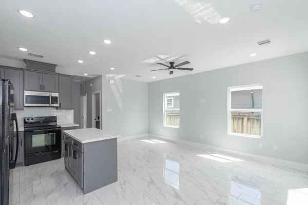 $1,500 | 6513 Avenue B, Unit B, Houston, TX 77011