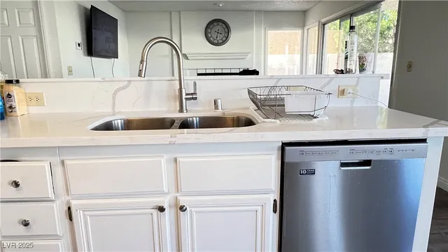 $3,995 | 3216 Flagstaff Court, Las Vegas, NV 89117