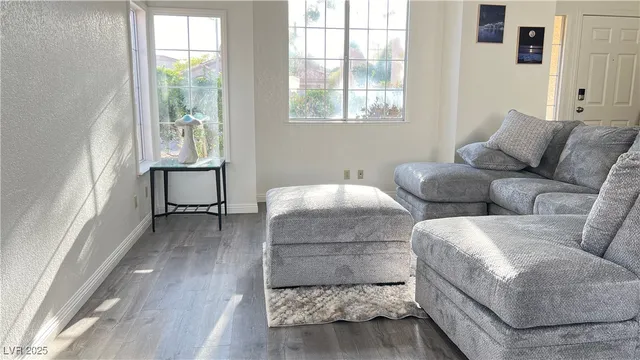 $3,995 | 3216 Flagstaff Court, Las Vegas, NV 89117