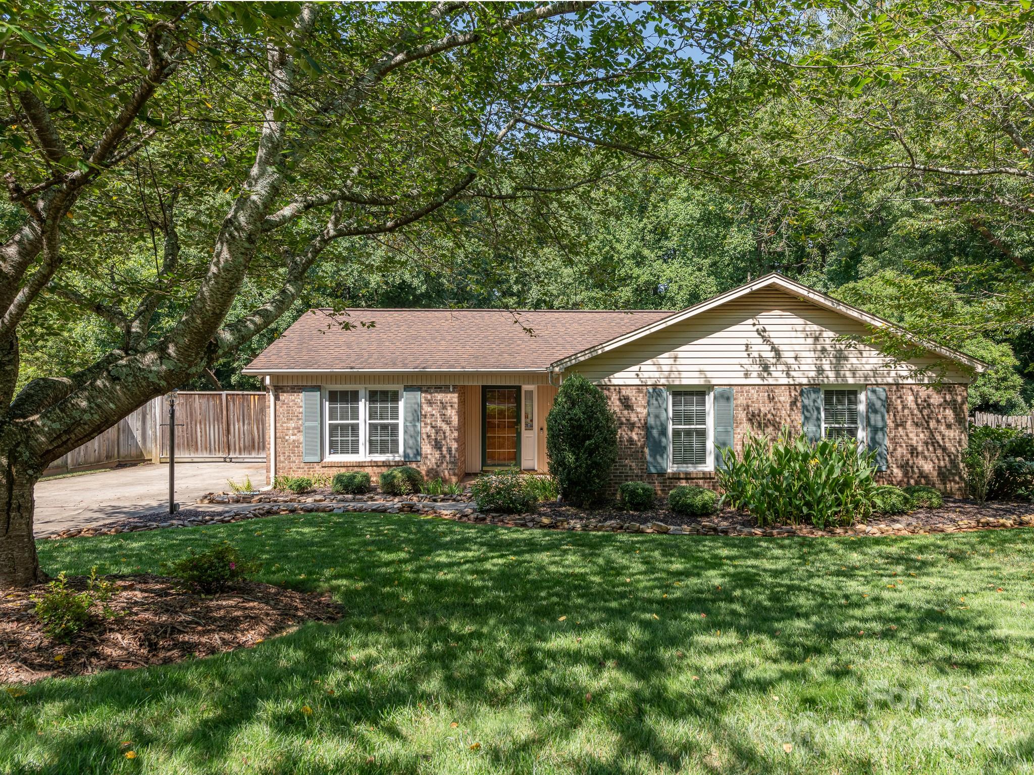 6333 Williams Road Charlotte, NC 28215 - Photo 1 of 23 Gallery Image 1