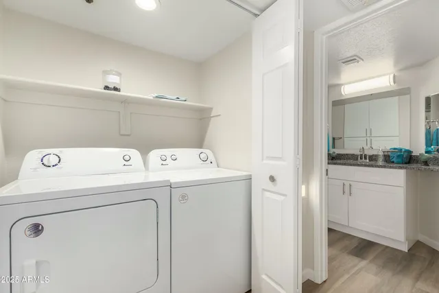 $2,905 | 2002 West Sunnyside Avenue, Unit OFC, Phoenix, AZ 85029