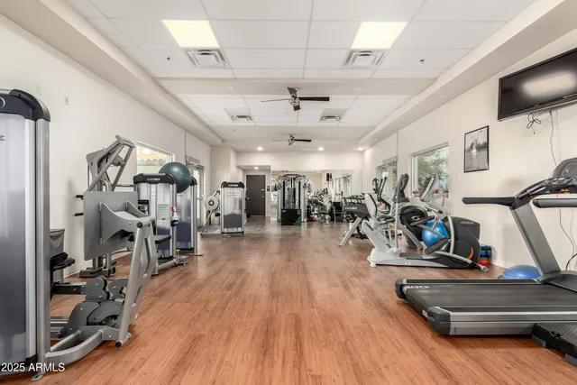 $2,905 | 2002 West Sunnyside Avenue, Unit OFC, Phoenix, AZ 85029