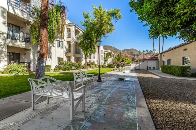 $2,905 | 2002 West Sunnyside Avenue, Unit OFC, Phoenix, AZ 85029