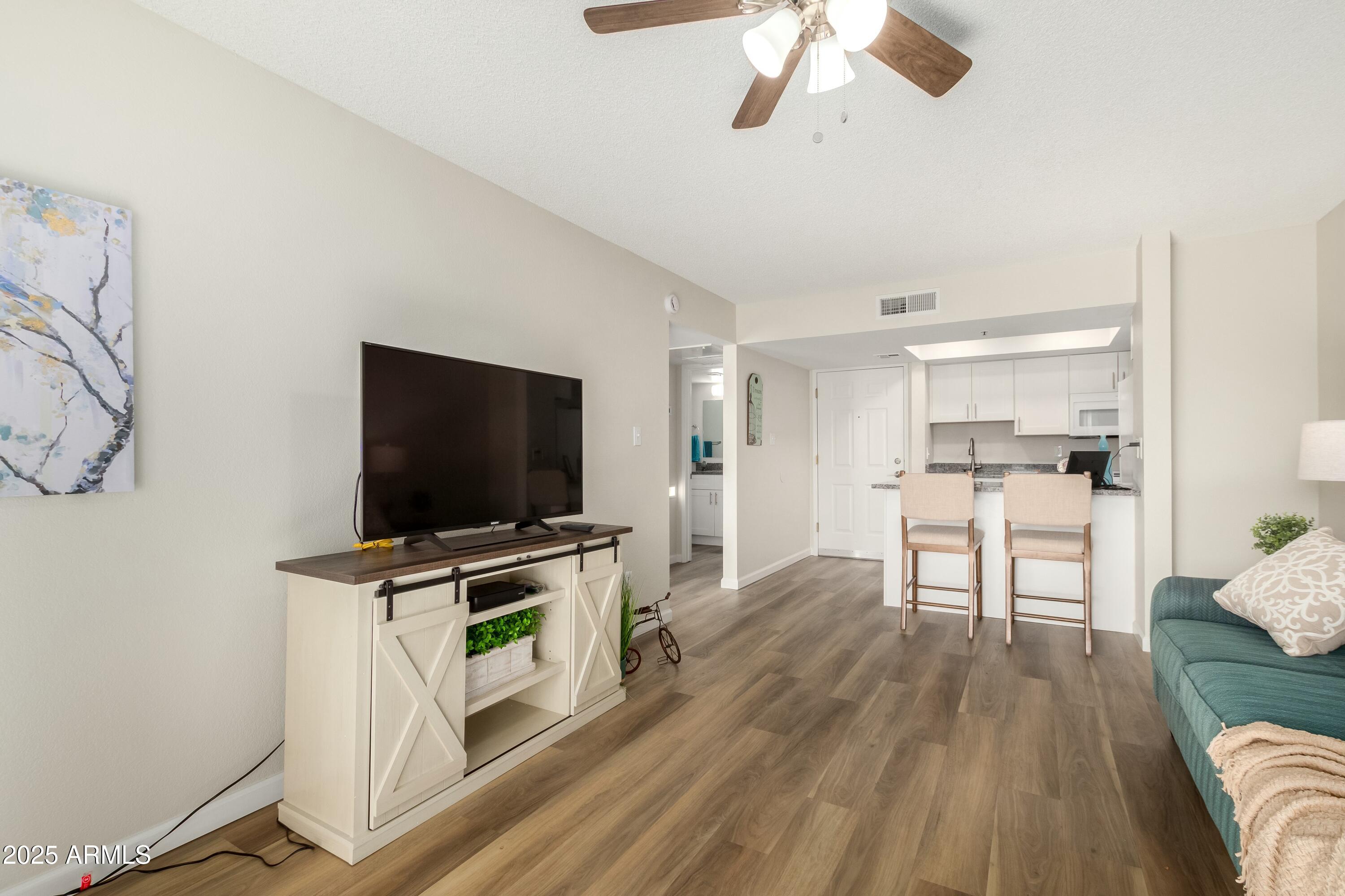 2002 West Sunnyside Avenue, Unit OFC Phoenix, AZ 85029 - Photo 4 of 39 Fellowship Square - Phoenix