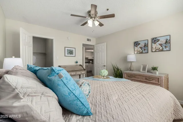 $2,905 | 2002 West Sunnyside Avenue, Unit OFC, Phoenix, AZ 85029