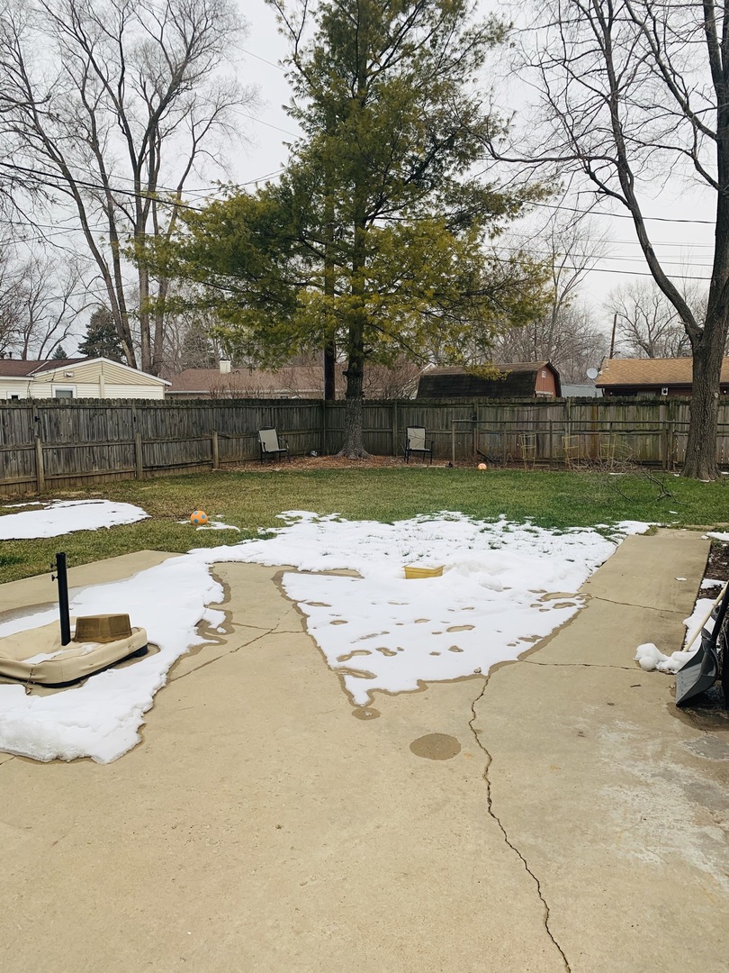 23 Surrey Road Montgomery, IL 60538 - Photo 19 of 22 a view of a swimming pool with a patio
